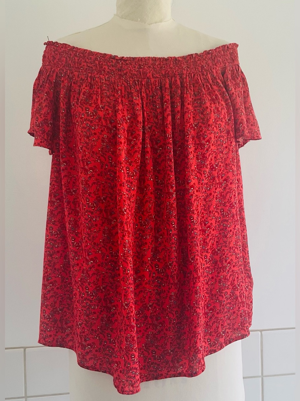 Old Navy Coral Red Mini Floral Print Off-Shoulder Smocked Neck Top Sz: L